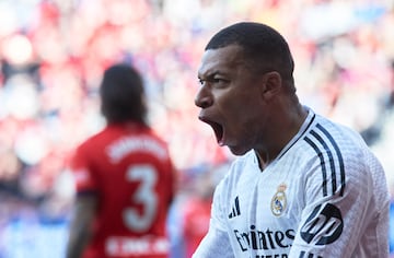 El jugador del Real Madrid, Kylian Mbapp, celebra el 0-1 al Osasuna.