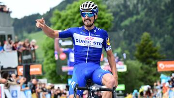 Alaphilippe firma un triunfo de clase y Moscon es nuevo l¨ªder