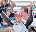 Button sigue la senda de otros campeones