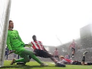 Everton were forced to come from behind twice at Gtech Community Stadium. Kiernan Dewsbury-Hall stoppage-time strike salvaged a point for the visitors.