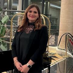 Es periodista, no sabía nada de finanzas y hoy trabaja en un banco en Francia: “Acá no interesa el título como en Chile”