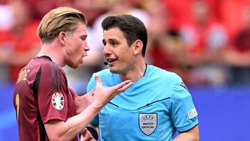 Kevin De Bruyne y Halil Umut Meler