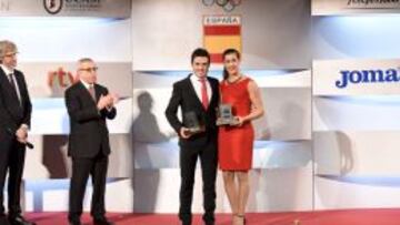 Alejandro Blanco aplaude a Javier Gómez Noya y Carolina Marín en la Gala del COE: