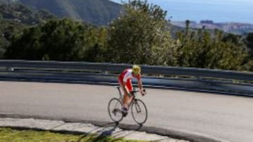 Luis Maté, del Cofidis, examinó para AS las rampas de la ascensión a Peñas Blancas, en Estepona, inédita en la Vuelta.