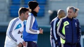 Khedira con el grupo en el entrenamiento del Real Madrid