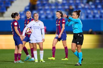 Huerta de Aza, durante el Clásico femenino de la Supercopa de España de 2024.