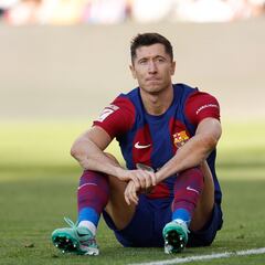 What result does Barcelona need to advance to the next round of the Champions League?