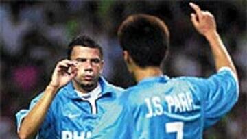 <b>CAZADOR</b>. Kezman es un astuto goleador y el peligro del PSV.