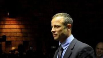 &Oacute;scar Pistorius, acusado del asesinato de su pareja, la modelo Reeva Steenkamp, compareciendo en el Tribunal de la Magistratura de Pretoria, Sud&aacute;frica.