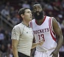 Harden puede con el despertar de Jabari y Antetokounmpo