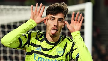 Arsenal's German midfielder #29 Kai Havertz celebrates after scoring his team first goal during the English Premier League football match between Brentford and Arsenal at the Gtech Community Stadium in London on November 25, 2023. (Photo by Adrian DENNIS / AFP) / RESTRICTED TO EDITORIAL USE. No use with unauthorized audio, video, data, fixture lists, club/league logos or 'live' services. Online in-match use limited to 120 images. An additional 40 images may be used in extra time. No video emulation. Social media in-match use limited to 120 images. An additional 40 images may be used in extra time. No use in betting publications, games or single club/league/player publications. / 