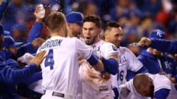 Los Royals superaron por 5-4 a los Mets en el juego 1 de la Serie Mundial.