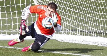 Iker Casillas nunca perdió en los 24 derbis que jugó de titular