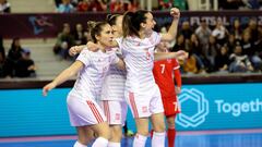 Luc&iacute;a celebra su gol con Espa&ntilde;a ante Rusia.