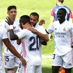 Madrid leaders, Sevilla title contenders