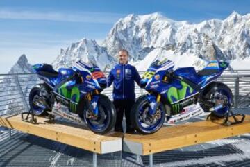 Sesión de fotos de la Yamaha YZR-M1s de Jorge Lorenzo y Valentino Rossi en Punta Helbronner con el Mont Blanc (4,810 m) de fondo.