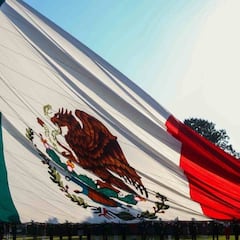 El increíble significado del Escudo de la Bandera de México, conoce su historia