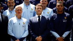 Deschamps, Macron y Mbappé.