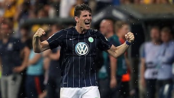 El delantero alemán, Mario Gómez, durante un partido del Wolfsburgo.