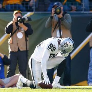 Amari Cooper, celebrando un touchdown para sus Raiders.