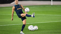 Portugal's forward #07 Cristiano Ronaldo takes part in a training session at the Al Shahaniya SC training site in Doha on December 8, 2022, in the build-up to the Qatar 2022 World Cup quarter final football match between Portugal and Morocco. (Photo by PATRICIA DE MELO MOREIRA / AFP)