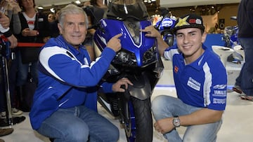 Agostini no rehúye el cuerpo a cuerpo con Jorge Lorenzo