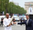 La llama olímpica llega a París con Henry como relevista