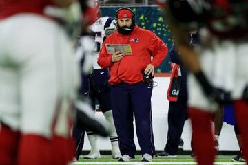 Matt Patricia , coordinador defensivo de New England Patriots, no sabía como frenar el poderoso ataque de los Falcons.