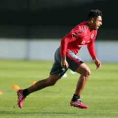 Doble cara de Gonzalo Jara: fijo en la Roja; ignorado en Mainz