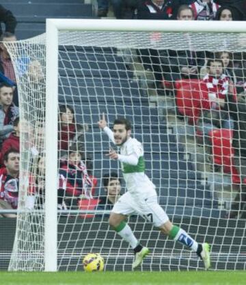 Víctor Rodríguez celebra el 0-1.