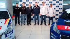 La foto de familia del Peugeot Espa&ntilde;a Racing Team.