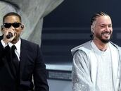 Will Smith reaparece en Coachella junto a J Balvin