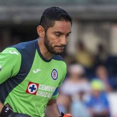 El error de Jesús Corona que le costó un gol en contra a Cruz Azul