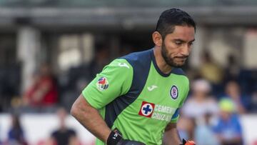 El arquero de La Máquina cometió una salida errónea, lo que ocasionó el primer gol de Monarcas en el partido.