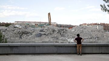 El 6 de junio se han derribado los dos 迆ltimos pilares que quedaban del m赤tico Vicente Calder車n.
