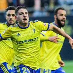 El Cádiz, a las puertas del ascenso pese a su irregularidad