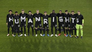 DUISBURG, GERMANY - MARCH 25: Players of Germany wear t-shirts which spell out "Human Rights" prior to the FIFA World Cup 2022 Qatar qualifying match between Germany and Iceland on March 25, 2021 in Duisburg, Germany. Sporting stadiums around Ge
