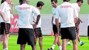 <b>REPARTO DE PARTIDOS. </b>El Valencia no sacará esta noche su once de gala, pero seguirá presentando una alineación muy competitiva.