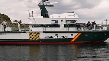 Cinco narcolanchas embisten a una patrullera de la Guardia Civil de Algeciras