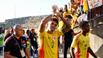 EAST HARTFORD, CT - JUNE 15: Luis Diaz #7 of Colombia acknowledges fans after their international friendly match against Bolivia at Pratt & Whitney Stadium on June 15, 2024 in Hartford, Connecticut.(Photo By Winslow Townson/Getty Images)