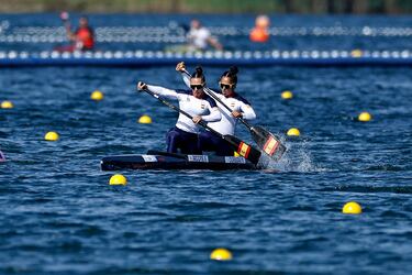 ¡Antía Jácome y María Corbera ya están en la final del C-2 500 tras ser segundas en su semifinal tras la embarcación de China! ¡A las 12:50 lucharán por las medallas!