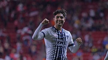 En pleno festejo de gol en la victoria de 0-3 sobre Tijuana.