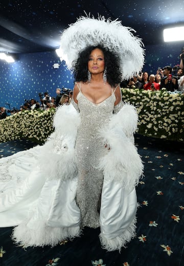 Diana Ross posa en la alfombra roja de la MET Gala 2025.