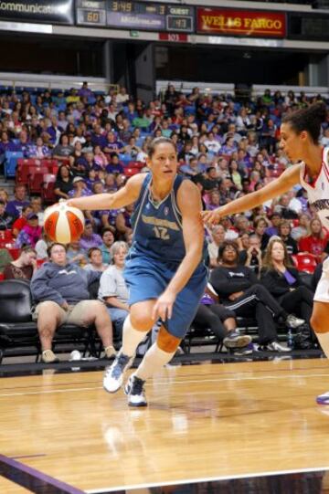 ANNA MONTA?ANA. Segunda espa?ola en la historia de las Minnesota Lynx, aterriz¨® en la WNBA en el verano de 2009, donde jug¨® una media de 11 puntos. Disput¨® 16 partidos: 2,2 puntos, 1,6 rebotes y 1,2 asistencias.