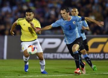 Uruguay golea a Colombia 3-0 en el Centenario