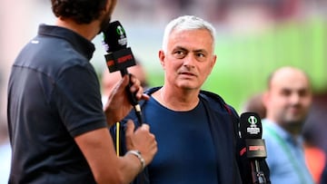 Mourinho antes de la final en Tirana