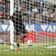 El Zaragoza se desangra en La Romareda