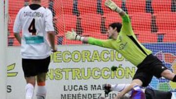 <b>BATIDO. </b>Ángel Bernabé no acabó muy satisfecho con su actuación ante el Huesca.