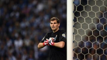 PORTO, PORTUGAL - MAY 06: Iker Casillas of FC Porto in action during the Primeira Liga match between FC Porto and Feirense at Estadio do Dragao on May 6, 2018 in Porto, Portugal. (Photo by Octavio os/Getty Images)