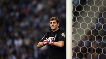 PORTO, PORTUGAL - MAY 06: Iker Casillas of FC Porto in action during the Primeira Liga match between FC Porto and Feirense at Estadio do Dragao on May 6, 2018 in Porto, Portugal. (Photo by Octavio Passos/Getty Images)